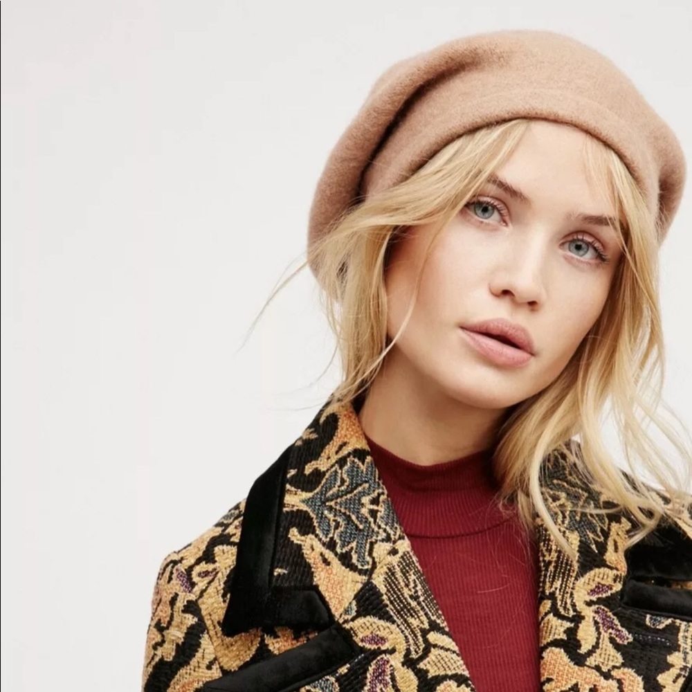 Free People Bisous Slouchy Beret - Tan